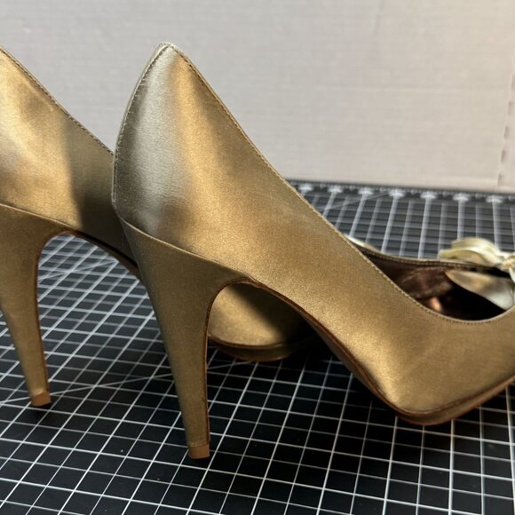 Gold Satin High Heels With Bow Detail & Leather Sole BCBGMaxAzria Size 9 - Picture 5 of 8